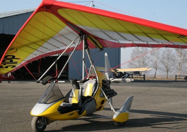  来探索 02 年对 ULM 的热情 